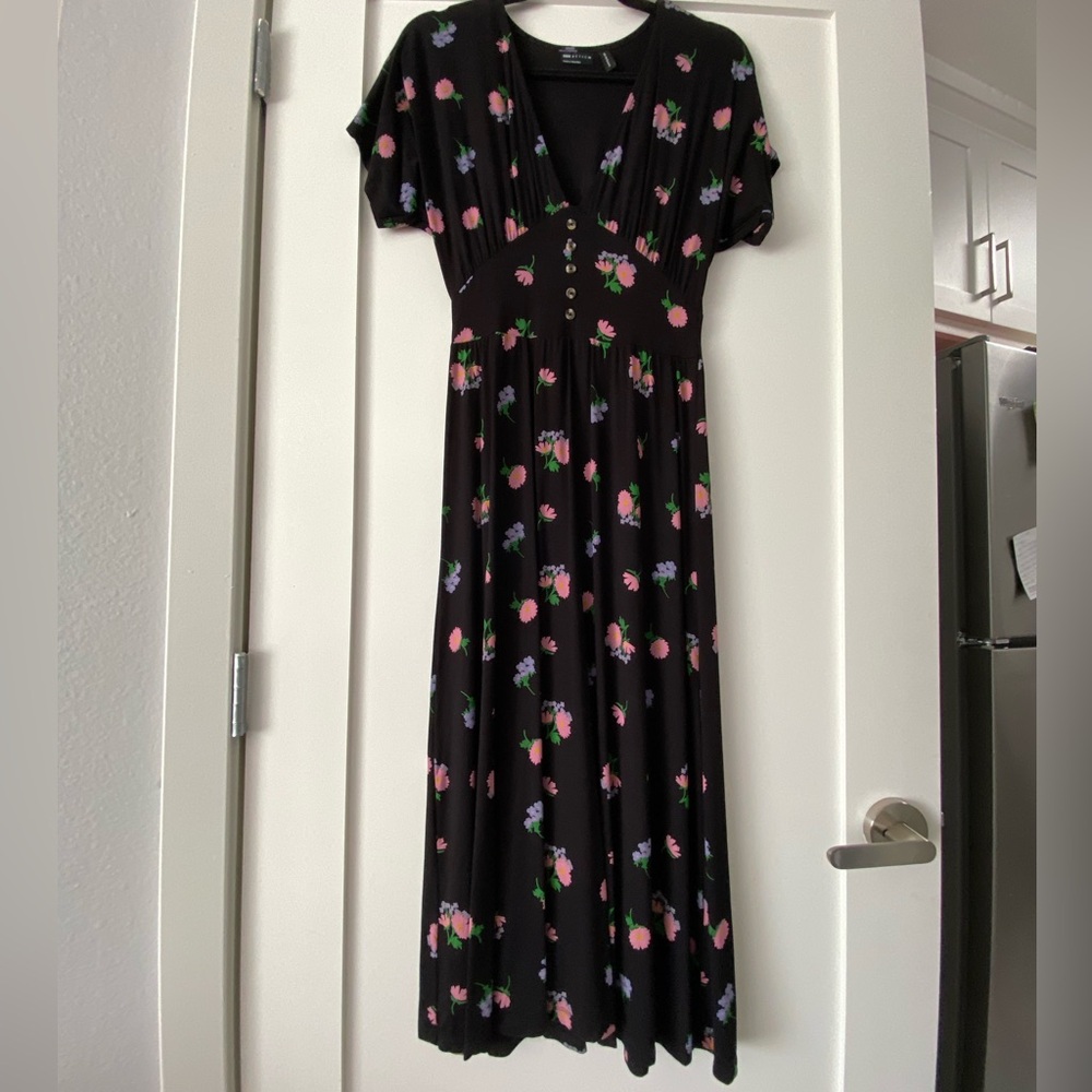 ASOS Design Black Midi Floral Tea Dress. Stretchy & comfy Size 4